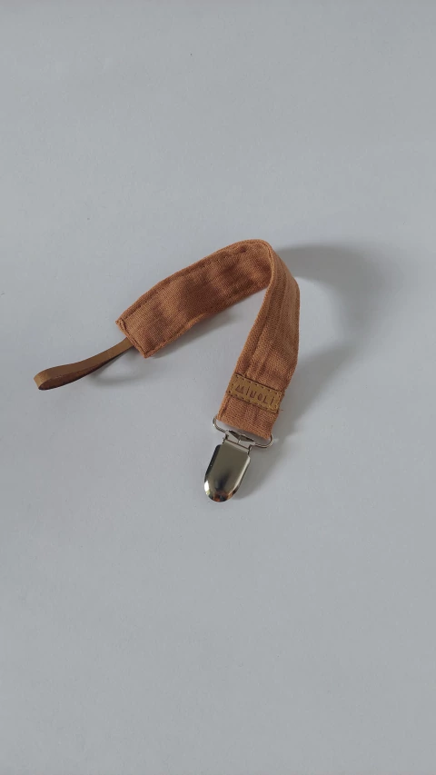 Porta chupetes Canela