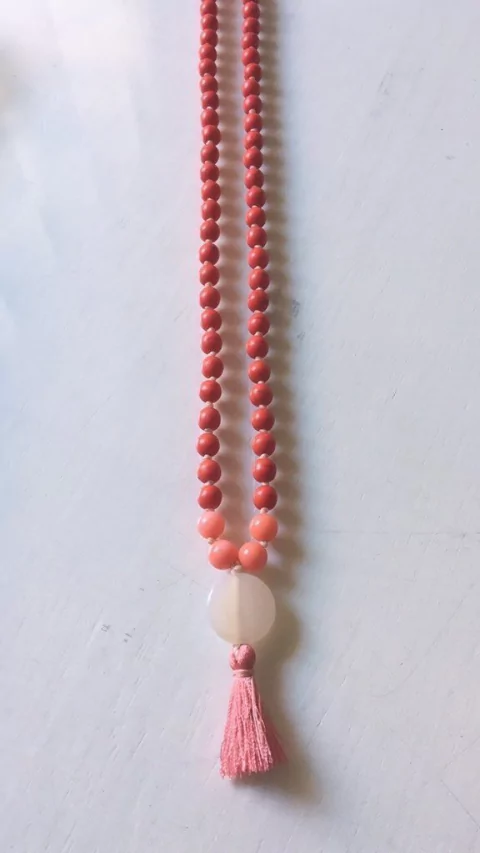 Japamala | Coral + Howlita