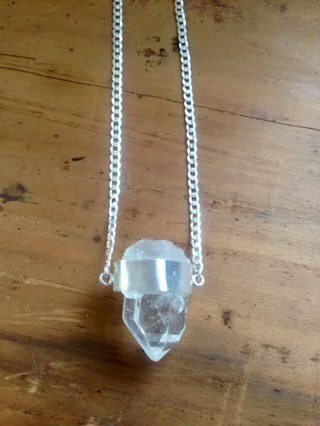 Gargantilha cristal bruto