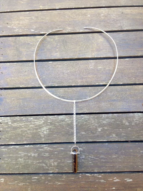 Gargantilha pendente olho de tigre