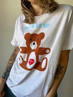REMERA UNISEX TOO NICE BLANCA COTTON - comprar online