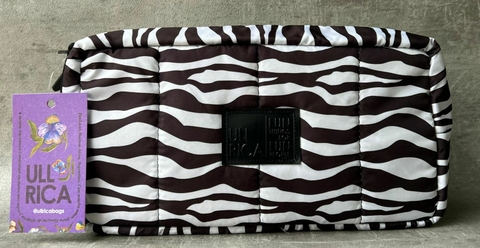 Cartuchera/Neceser Puffer Cebra Crudo - comprar online