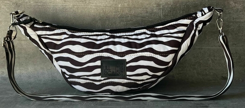 Riñonera Banana Puffer Cebra - comprar online