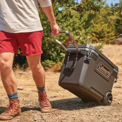 Conservadora Coleman Convoy 65qt C/Ruedas Dark Storm