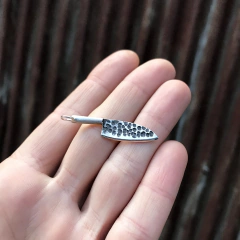 Cuchillo con textura - reversible - Dije o Pin - comprar online