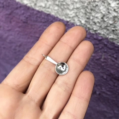 MG Espumadera CHICA (2cm) - Dije o Pin en internet