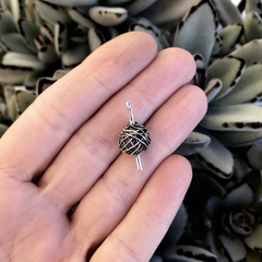 Ovillo con aguja de crochet - Dije o Pin