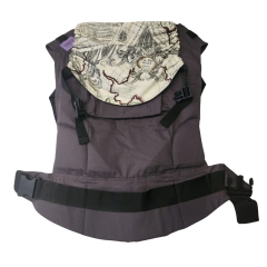 Mochila toddler gris con mapamundi antiguo en internet