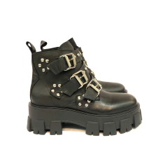 BOTA CORTA CON PLATAFORMA Y 3 HEBILLAS (MIC-QATAR10) - comprar online