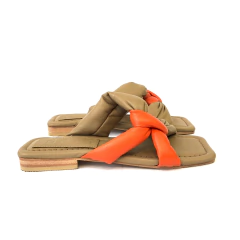 ZUECO CHATO CON NUDO (DE-ARIANA61) - comprar online