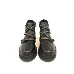 BOTITA CON TIRAS CRUZADAS Y HEBILLAS (DI-EMILIA10) en internet