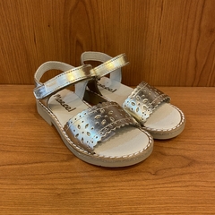 SANDALIA CALADA CON PICADO (MA-I7953-80)