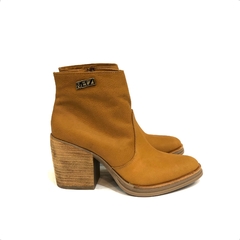 BOTA CORTA CON BASE DE GOMA (MC-JENA57) - comprar online