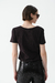 Remera Essential escote V Negro - dollStore