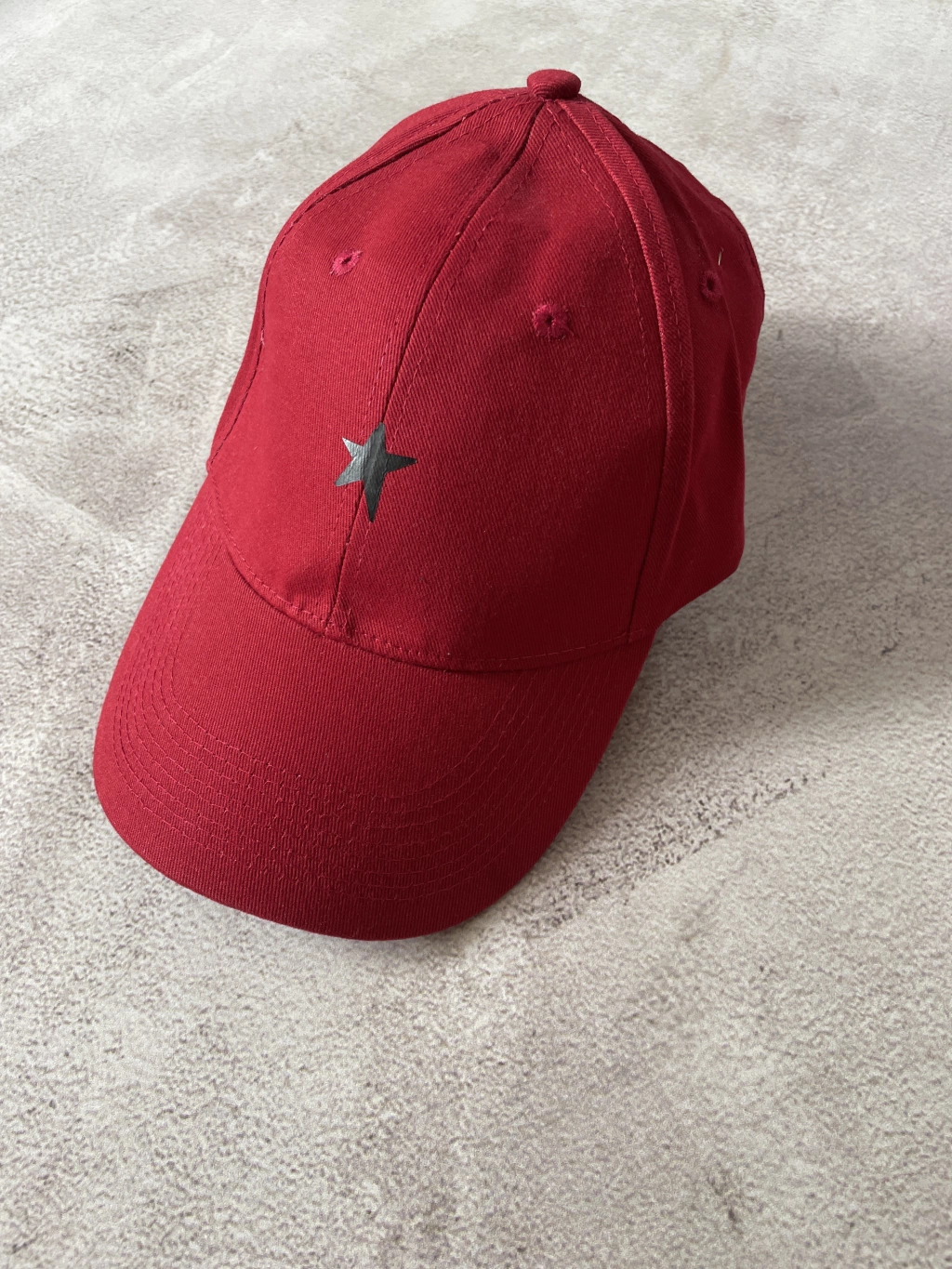 GORRA BORDO ESTRELLA