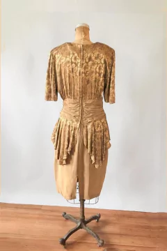 Vestido dorado 80s inpiracion 40s - El Almacen de Lulú