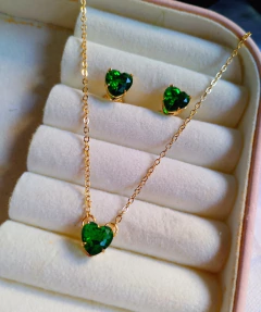 Conjunto colar coração e Brinco verde Folheado com 1 milésimo de Ouro e verniz cataforetico na internet