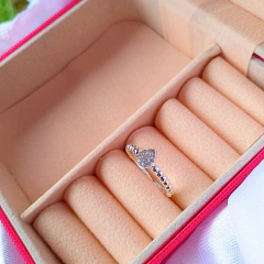 Anel Folheado gota com Zircônia Cristal com 30 milésimos de Prata na internet