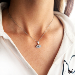 Collar Isis
