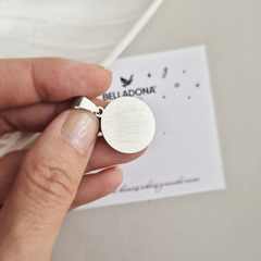 Llavero con chapita y dije circular - comprar online