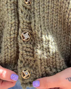 Cardigan Lima en internet