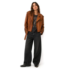 Campera Emily on internet