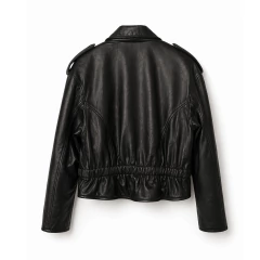 Campera Emily on internet