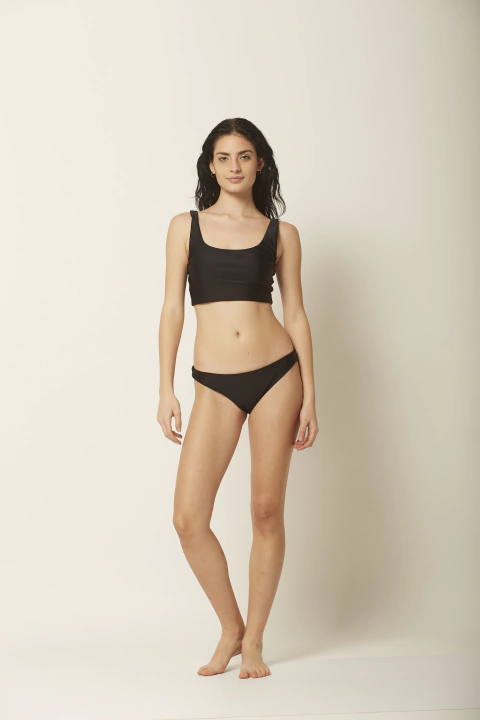 BIKINI CUT LISO