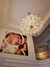 Lustre de Cristal Clássico Napoli com 32 braços e cristais transparentes em uma casa com pé direito duplo. Lustres Gênesis loja online de Lustres e Iluminação Decorativa