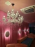 Lustre de cristal Clássico Paris 18 Braços Tcar em ambiente com decoração moderna Lustres Gênesis loja online de Lustres e Iluminação Decorativa. 