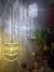 Luminária pendente de cristal Hue iluminando um ambiente moderno e sofisticado. Lustres Gêneis loja online de Lustres e Iluminação Decorativa