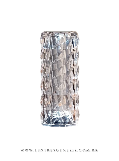 Luminária de Mesa Abajur Topázio com design moderno e acabamento texturizado. Lustres Gênesis a Maior e melhor empresa para comprar Lustres do Brasil. Venda de lustres é na Lustres Gênesis