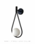 Arandela Moderna Athena Dourada com globo leitoso, ideal para cabeceira de cama e lavabo.