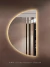 Espelho moderno meia lua com LED touch indireto da linha sem moldura, ideal para banheiro, penteadeira, salão de beleza e lojas.