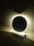 Espelho redondo moderno com iluminação LED indireta, ideal para banheiro, penteadeira, salão de beleza e lojas. Lustres Genesis loja online de Lustres e Iluminação Decorativa
