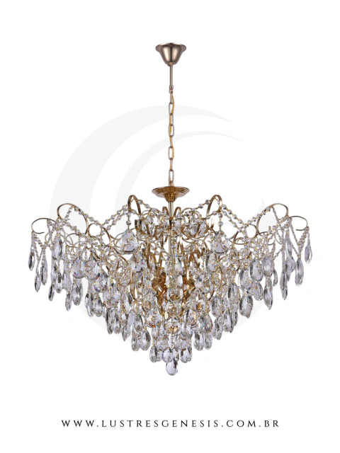 Lustre de cristal dourado redondo Ø100cm modelo Luen com lâmpadas E-14, ideal para pé direito duplo, apresentando acabamento sofisticado com cristais pendentes.