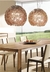 Lustre pendente de cristal Ninho Cúpula em uma sala de jantar moderna, com mesa de madeira e cadeiras estofadas. Lustres Gênesis loja online de Lustres e Iluminação Decorativa