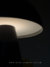 Luminária abajur de cabeceira preta com design moderno e luz suave Lustres Gênesis Site online venda de Lustres e Iluminação