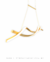 Lustre Pendente de LED Moderno Infinito Dourado Sindora instalado em uma sala de jantar elegante e moderna. DCD03028  Lustres Gênesis - o melhore site da Internet para comprar Lustre