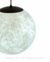 Luminária de teto pendente em formato de lua, modelo Moon Esfera Ø40, ideal para quartos, sala de jantar e sala de estar. Lustres Gênesis loja online de Lustres e Iluminação Decorativa