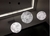 Luminária de teto pendente Lua Moon Esfera iluminando um ambiente moderno. Lustres Gêneis loja online de Lustres e Iluminação Decorativa