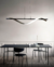 Lustre Pendente de LED Moderno Nuto Preto em sala de jantar minimalista. Lustres Genesis loja online de Lustres e Iluminação Decorativa