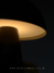 Luminária abajur de cabeceira preta com design moderno e luz suave. Lustres Gênesis Site online venda de Lustres e Iluminação