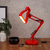 Luminária de Mesa Abajur LED vermelha em ambiente decorativo Lustres Gênesis loja online de Lustres e Iluminação Decorativa