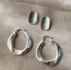 BRINCO RETANGULAR TEXTURIZADO FOLHEADO A PRATA 925 - loja online