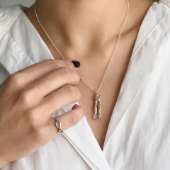 COLLAR ABRAZO ETERNO en internet