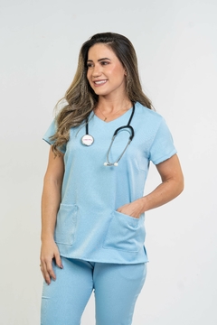 Imagem do Pijama Cirúrgico Feminino Alfa Azul Claro