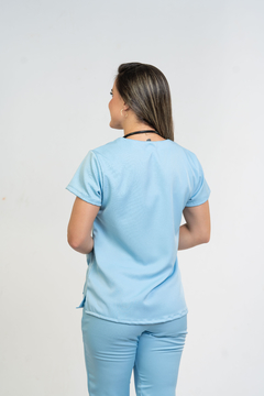 Pijama Cirúrgico Feminino Alfa Azul Claro - comprar online