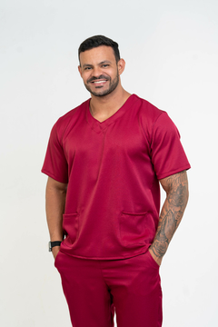 Pijama Cirúrgico Masculino Alfa Marsala - comprar online