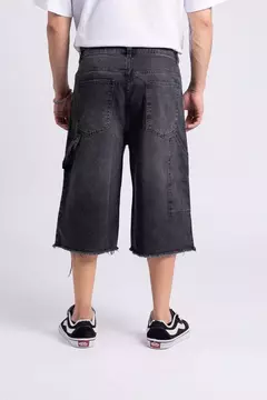 BERMUDA CARPINTERO NEGRO DEFLECADO (192) - comprar online